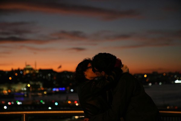 Comment les plateformes numériques influencent-elles les choix de voyage ?